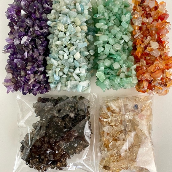 Stretch gemstone chip bracelets. 2 are broken, ideal for jewelry making - Picture 3 of 3